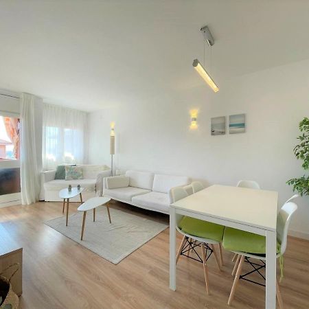 Apartamento Con Piscina Y Gran Terraza Con Vistas - Muy Cerca De La Playa, El Centro Y La Estacion Apartman Vilassar De Mar Kültér fotó