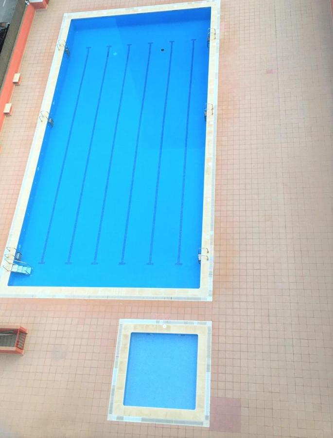 Apartamento Con Piscina Y Gran Terraza Con Vistas - Muy Cerca De La Playa, El Centro Y La Estacion Apartman Vilassar De Mar Kültér fotó