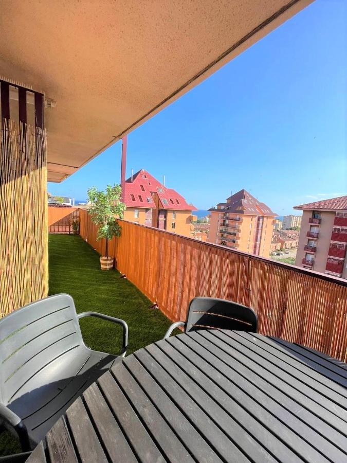 Apartamento Con Piscina Y Gran Terraza Con Vistas - Muy Cerca De La Playa, El Centro Y La Estacion Apartman Vilassar De Mar Kültér fotó