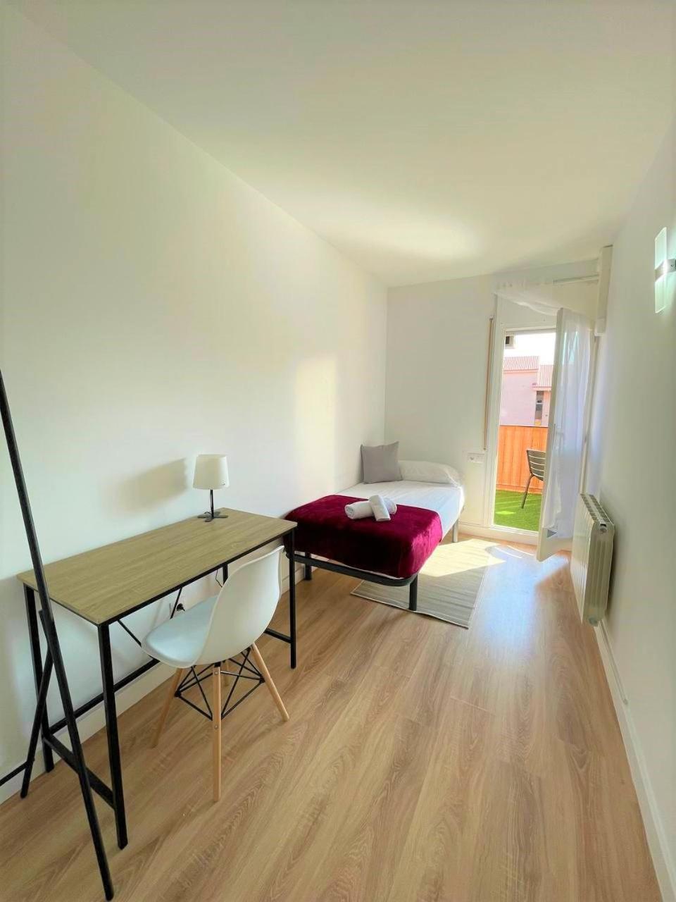 Apartamento Con Piscina Y Gran Terraza Con Vistas - Muy Cerca De La Playa, El Centro Y La Estacion Apartman Vilassar De Mar Kültér fotó
