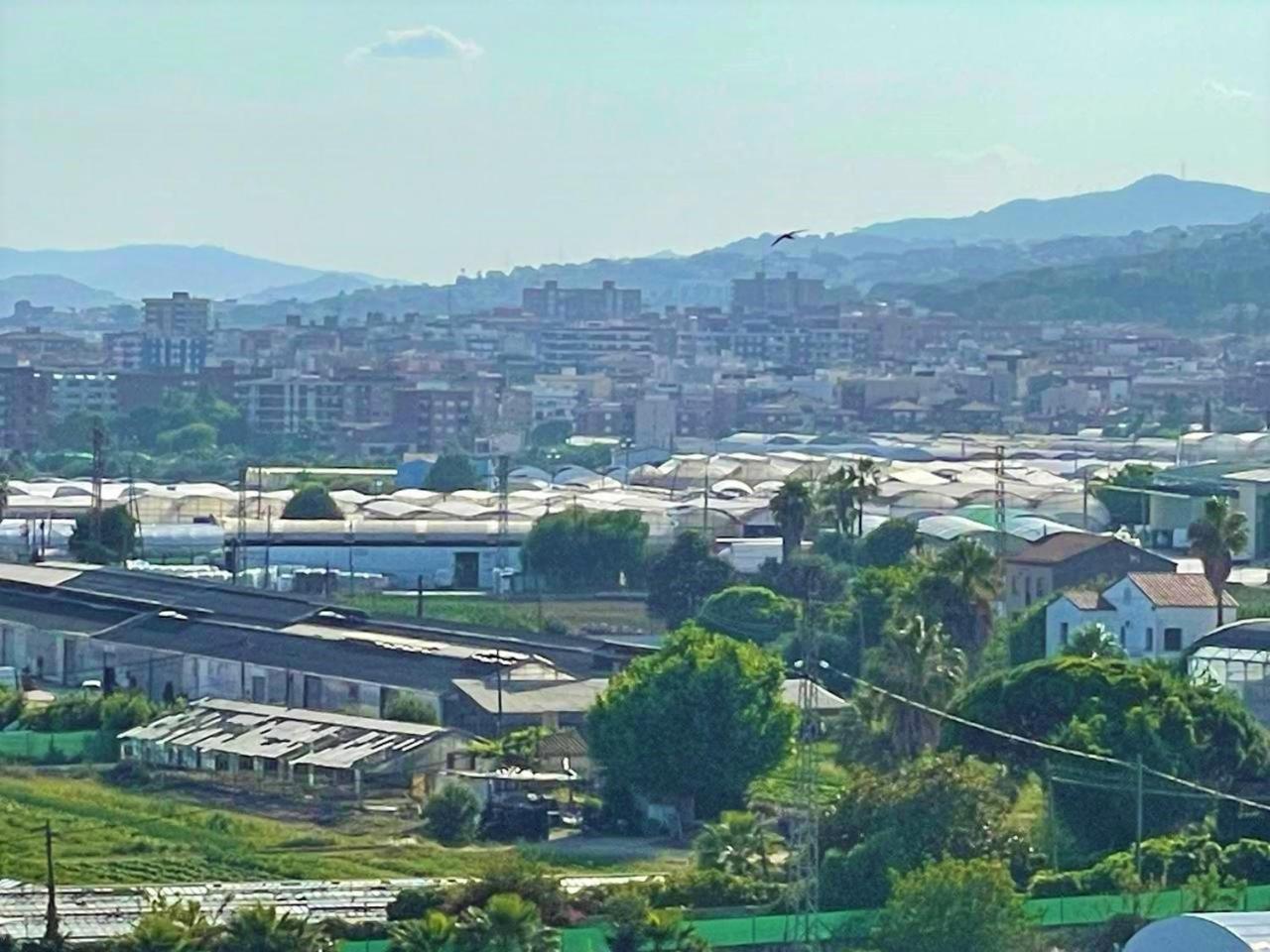 Apartamento Con Piscina Y Gran Terraza Con Vistas - Muy Cerca De La Playa, El Centro Y La Estacion Apartman Vilassar De Mar Kültér fotó